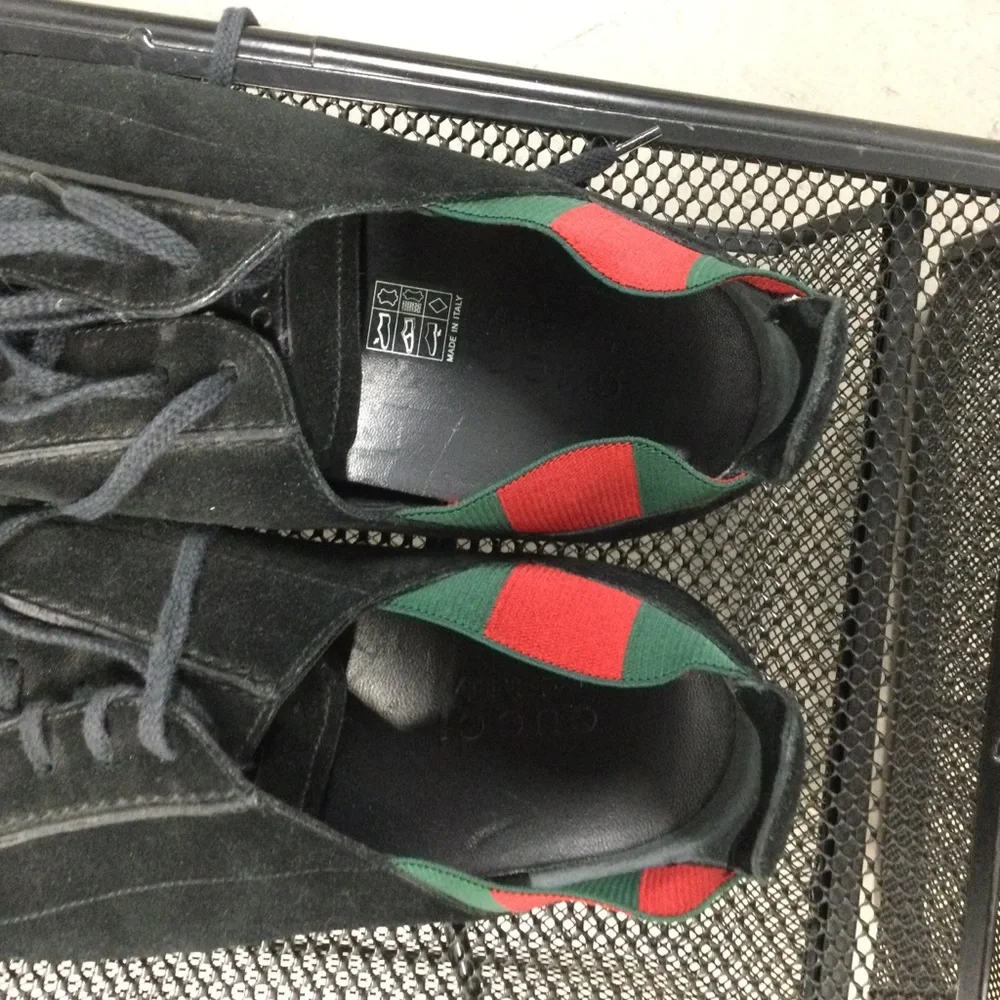 Gucci Black Suede Slip-On Loafers with Green and Red Heel Stripe
